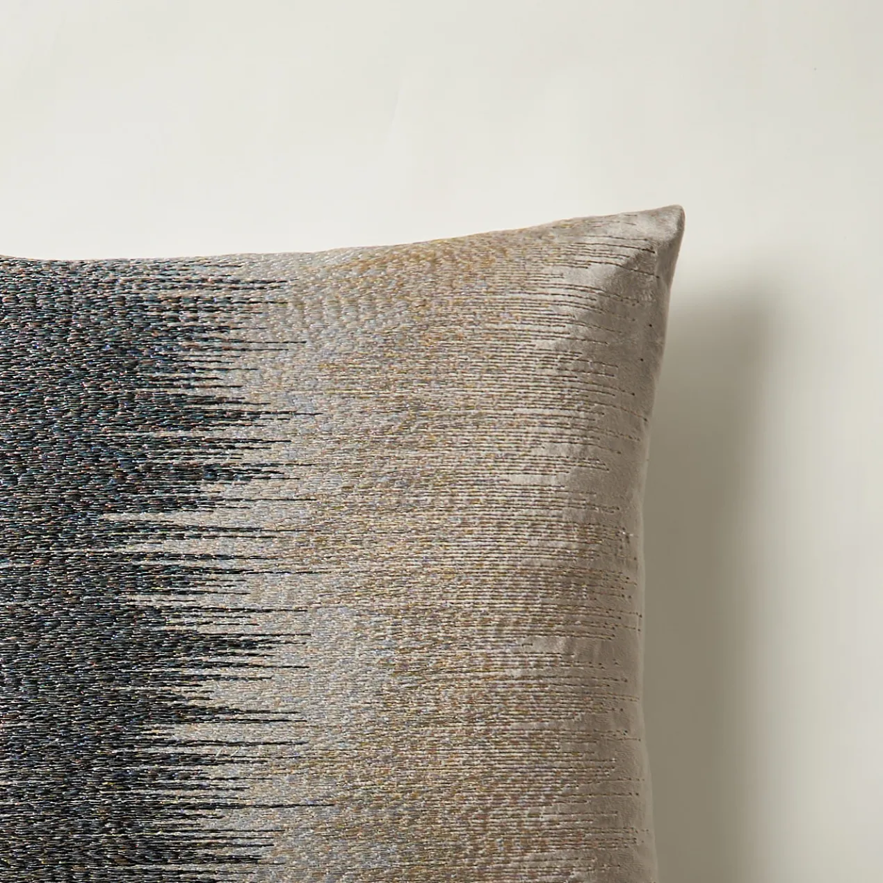 Leon Metallic Lumbar 14" x 20"