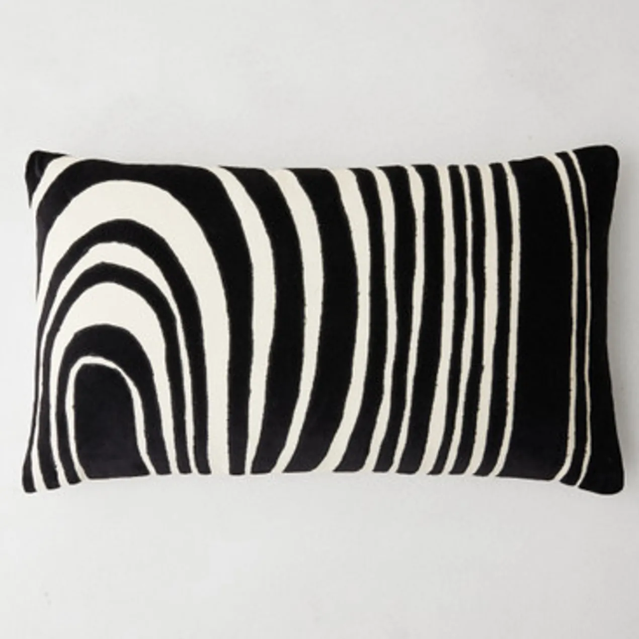 Nemy Lumbar Pillow - Black/White
