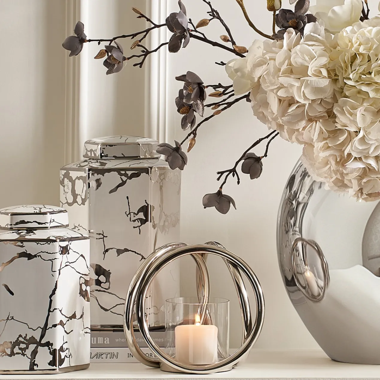 Trinity Pillar Holder